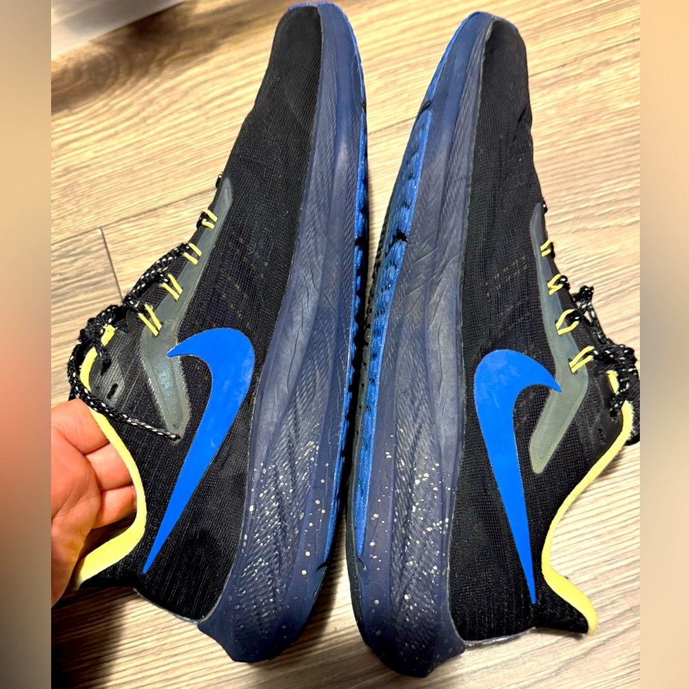 Nike Men's Black and Blue Athletic Shoes